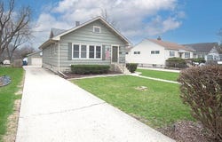329 S Monterey Avenue, Villa Park, IL 60181