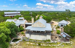 285 Indian Creek Loop, Kerrville, TX 78028