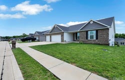 1018 Creekside Drive, Waterloo, IL 62298