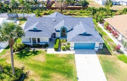 522 SE Majestic Terrace, Port Saint Lucie, FL 34953