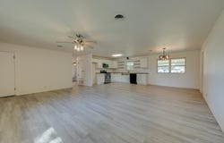 106 N Delaware Street, Grove, OK 74344