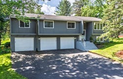 6910 Park View Lane, Eden Prairie, MN 55346