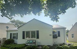1131 Commonwealth Avenue, Mayfield Heights, OH 44124