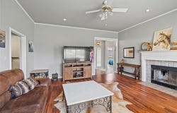 1323 E Oak Street, El Reno, OK 73036