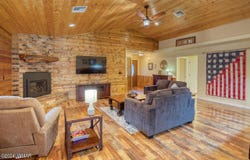 640 S Mountain Pines Avenue, Show Low, AZ 85901