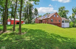11000 W River Valley Road, Yorktown, IN 47396