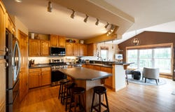8866 Deer Run Dr, Allenton, WI 53002