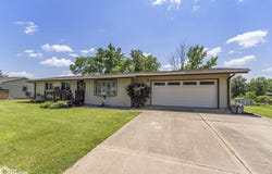 127 Orchard Lane, Columbus Junction, IA 52738