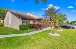 8336 NW 37th Pl, Sunrise, FL 33351