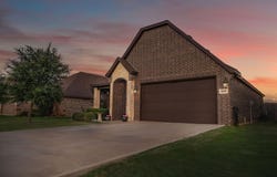 544 Clearwater Place, Granbury, TX 76049