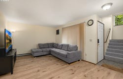 1618 VILLAGE PARK PL, West Linn, OR 97068