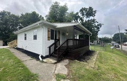 911 Lafayette Avenue, Oolitic, IN 47451