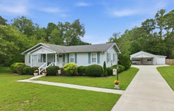 2610 W Forest Drive, Newport, NC 28570