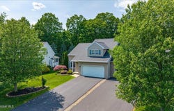 41a Raylinsky Lane, Halfmoon, NY 12118
