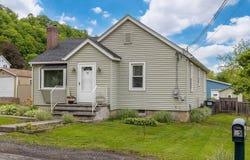15 Old Walnut Street, Catskill, NY 12414