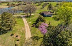 1628 E 400 Road, Lawrence, KS 66049