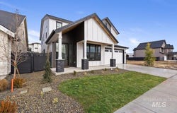 6360 W Largo Dr, Eagle, ID 83616