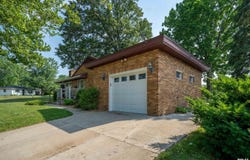1329 HILLTOP Drive, Pekin, IL 61554