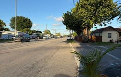 890 E 52nd St, Hialeah, FL 33013