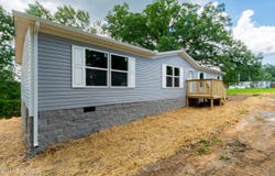 200 Burnett Lane, Oneida, TN 37841