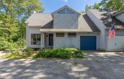 2 Rockforest Drive, Hooksett, NH 03106