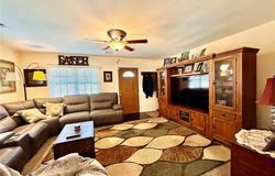 207 E Smith Street, Henryetta, OK 74437