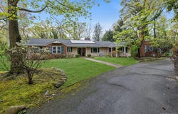 4 Dolphins Rise, Lloyd Harbor, NY 11743