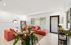 331 NE 43rd St, Oakland Park, FL 33334