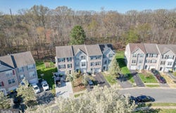360 N BARRINGTON CT, NEWARK, DE 19702