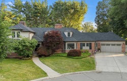 39 Harbor Hill, Grosse Pointe Farms, MI 48236
