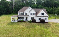 7 Meadow View Ln, Sturbridge, MA 01518