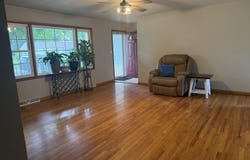 827 Thomas St, Marshall, MO 65340