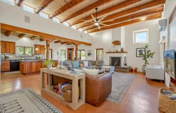 36 Mariposa Road, Arroyo Seco, NM 87514