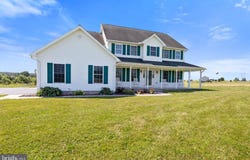 90 HUMMINGBIRD LANE, LITTLESTOWN, PA 17340