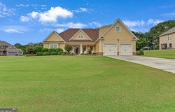 1006 Silver Thorne, Loganville, GA 30052