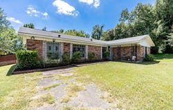 2113 N Jackson St, PALESTINE, TX 75803