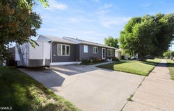 504 15th Avenue West, Williston, ND 58801