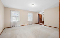 1204 NE 1st Avenue, Waverly, IA 50677