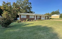 310 Reaves St, Ripley, MS 38663
