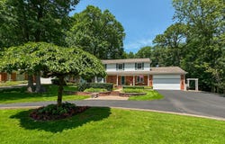 530 Kendry Avenue, Bloomfield Hills, MI 48302