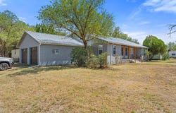 401 Dysart Street, Claude, TX 79019