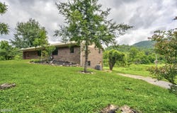 4405 Pearl Valley Road, Sevierville, TN 37876