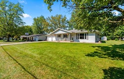 2006 Oakwood Drive, Warsaw, IN 46580-2335