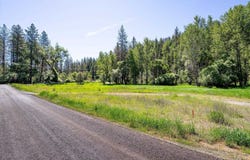 2126 E LEONA Dr, Spokane, WA 99208