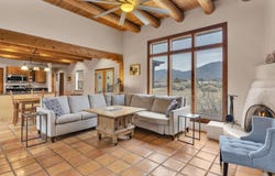 21 Buena Vista Road, El Prado, NM 87529