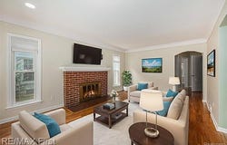 1070 Hampton Road, Grosse Pointe Woods, MI 48236