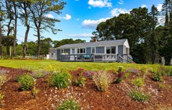 20 ROBIN Road, West Yarmouth, MA 02673