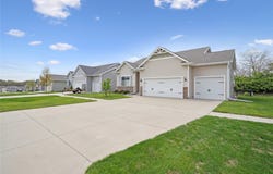 6398 NE 8th Court, Des Moines, IA 50313