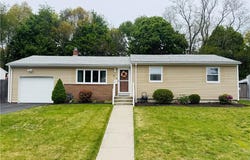 124 Zinnia Drive, Cranston, RI 02920