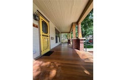 323 W Jefferson Street, Winterset, IA 50273